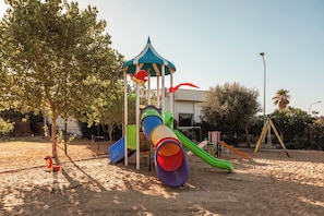 어린이 놀이 공간 - 야외