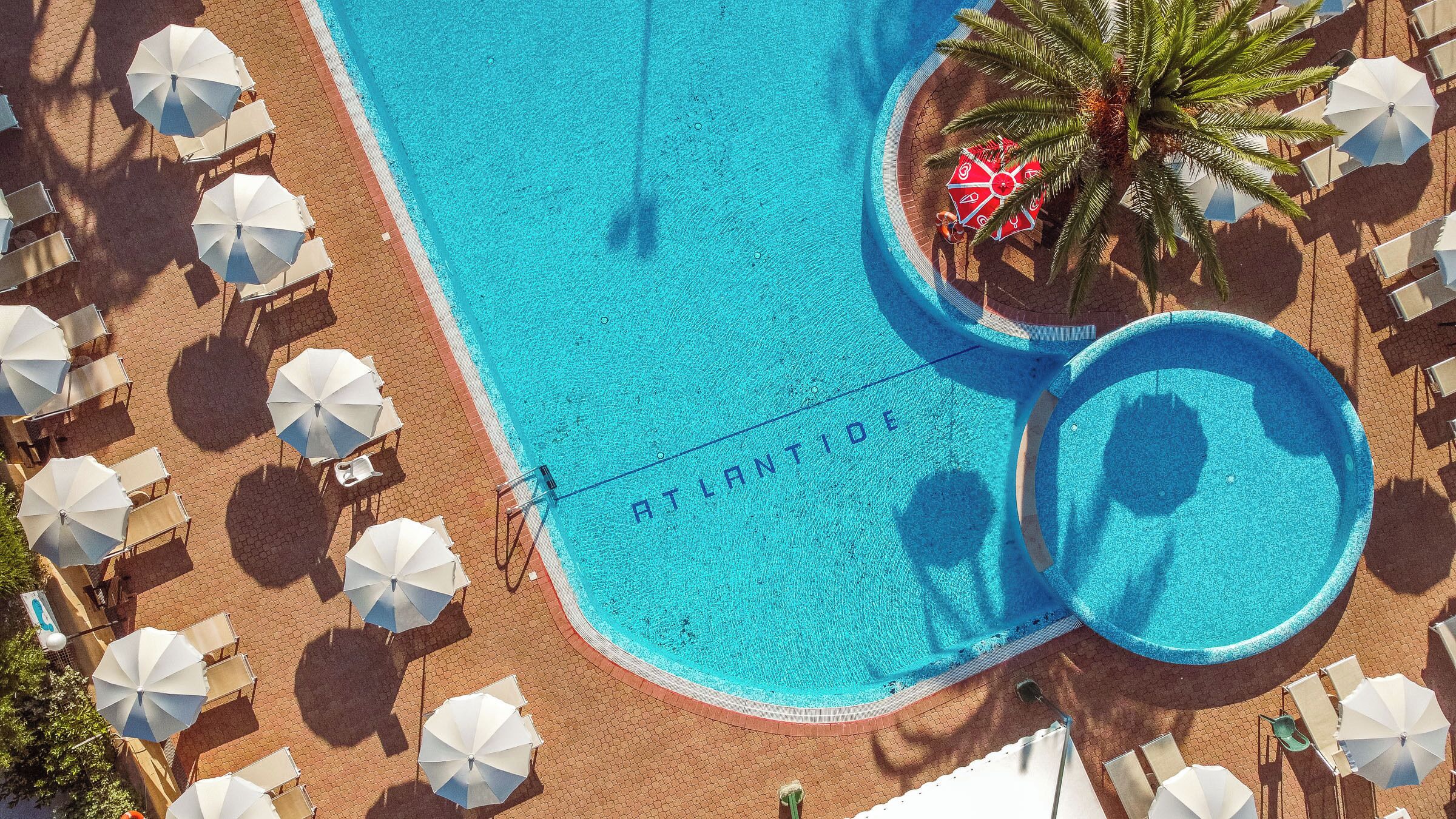 Piscine extérieure (ouverte en saison)