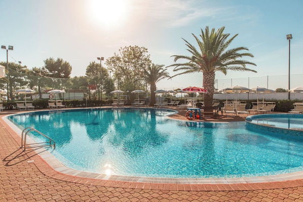 Seasonal outdoor pool