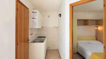 Family Bungalow, Garden View | Desk, WiFi