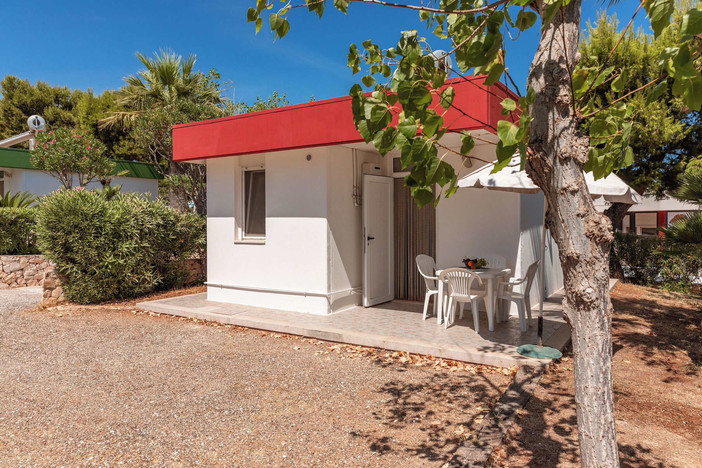 Familienbungalow, Gartenblick | Schreibtisch, WLAN