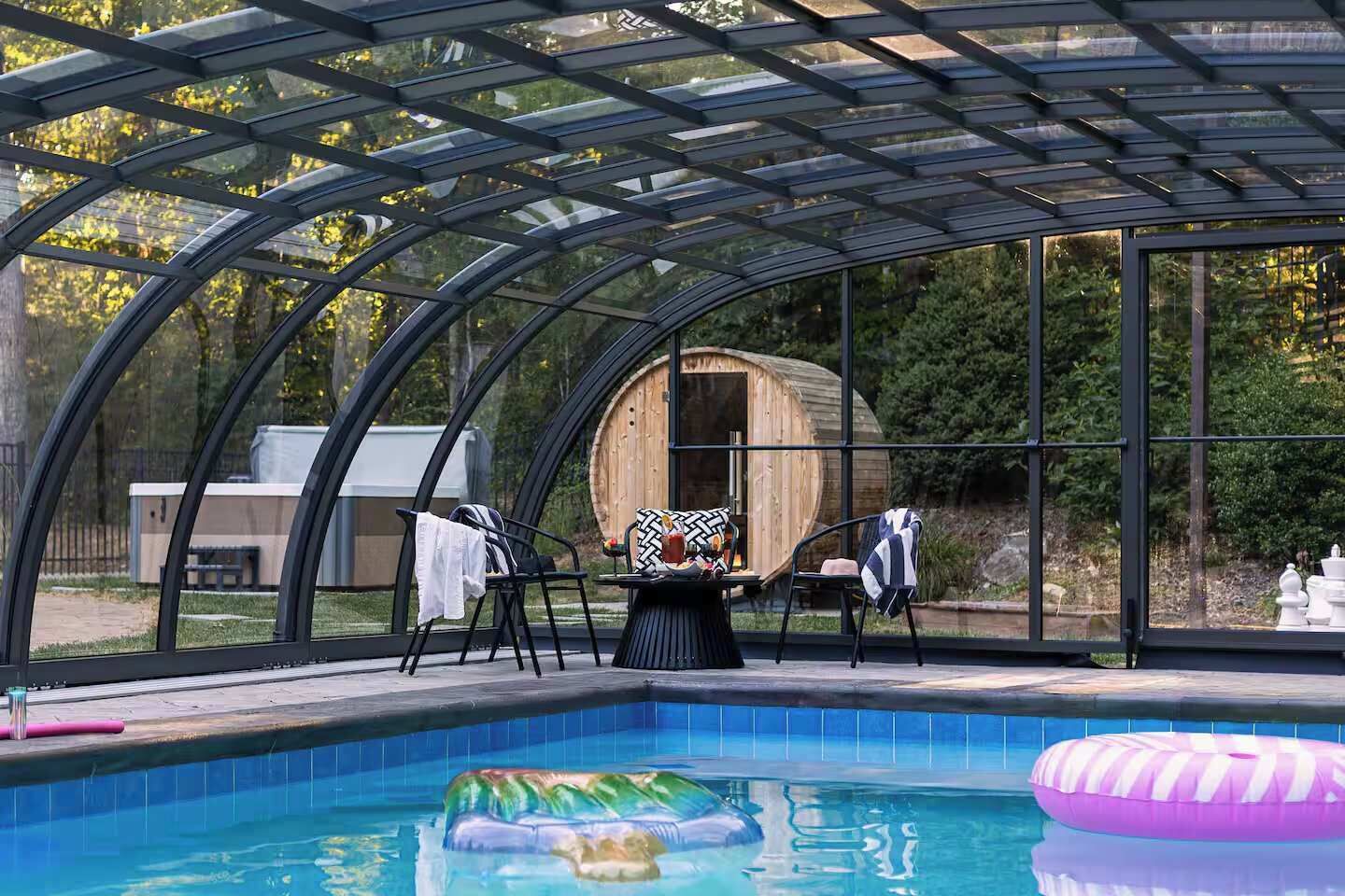 Outdoor pool, a heated pool