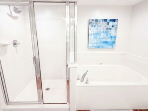 Dusch, bubbelbadkar och handdukar