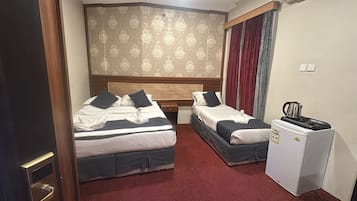 Ropa de cama de alta calidad, cortinas opacas, sistema de insonorización