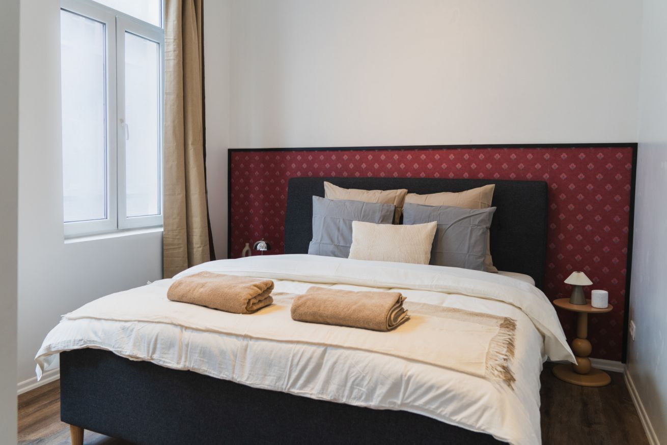 1 chambre, fer et planche à repasser, draps fournis