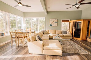 Televisión, chimenea