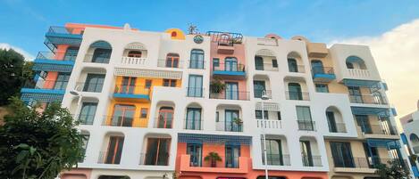 المنشأة من الخارج