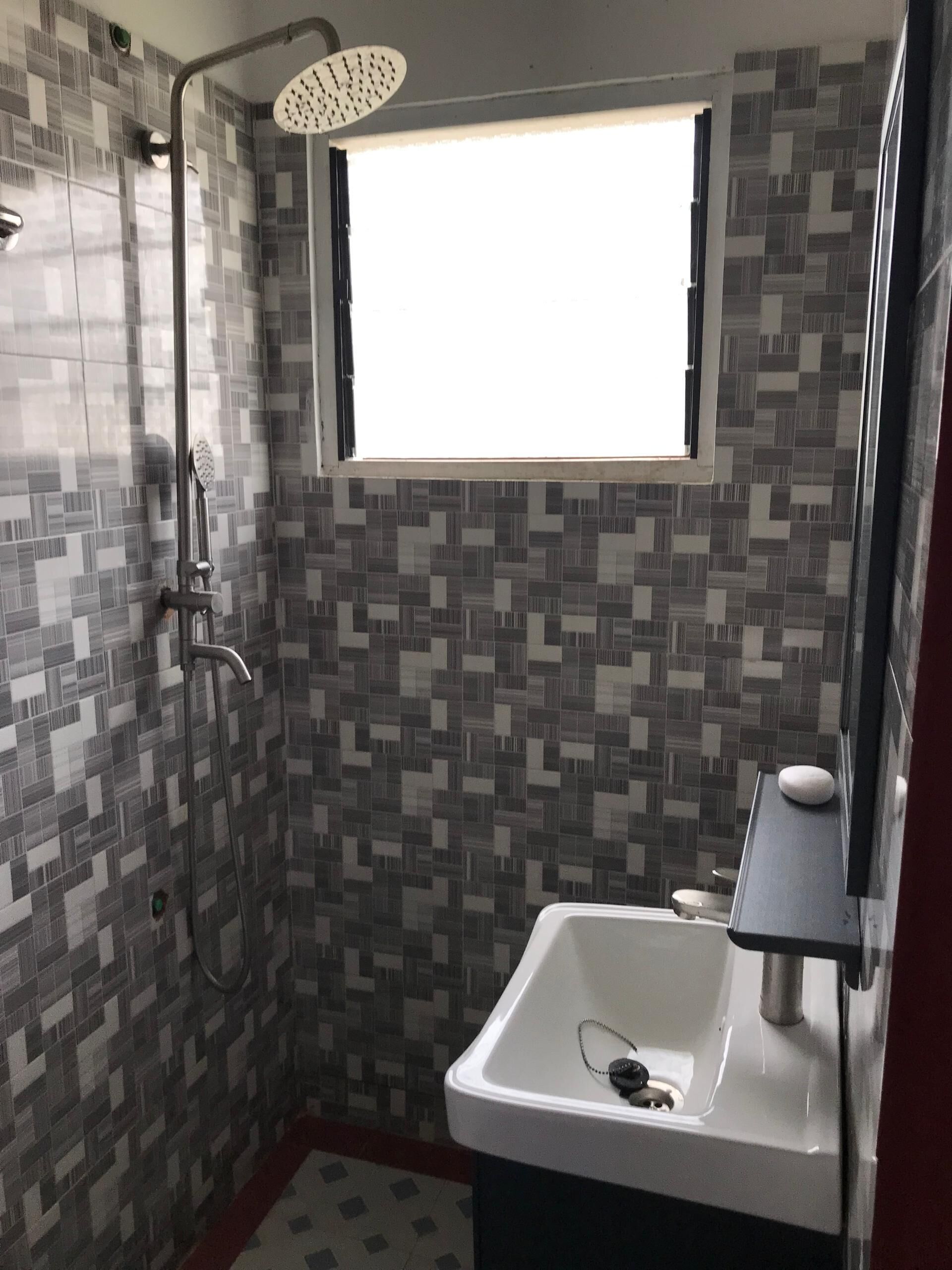 Classic Double Room, Balcony, Mountain View | Bathroom