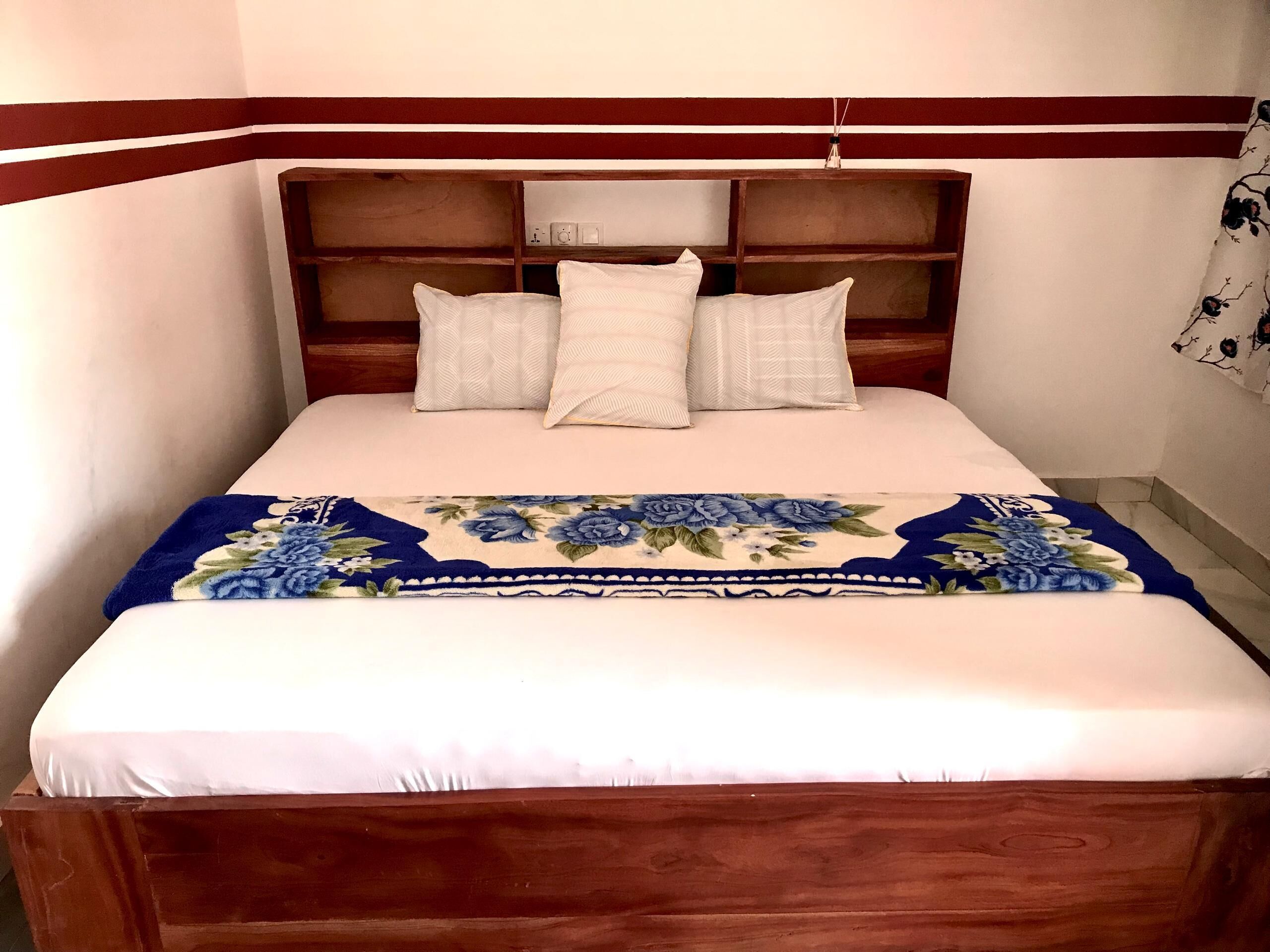 Classic Double Room, Balcony, Mountain View | Iron/ironing board, free WiFi