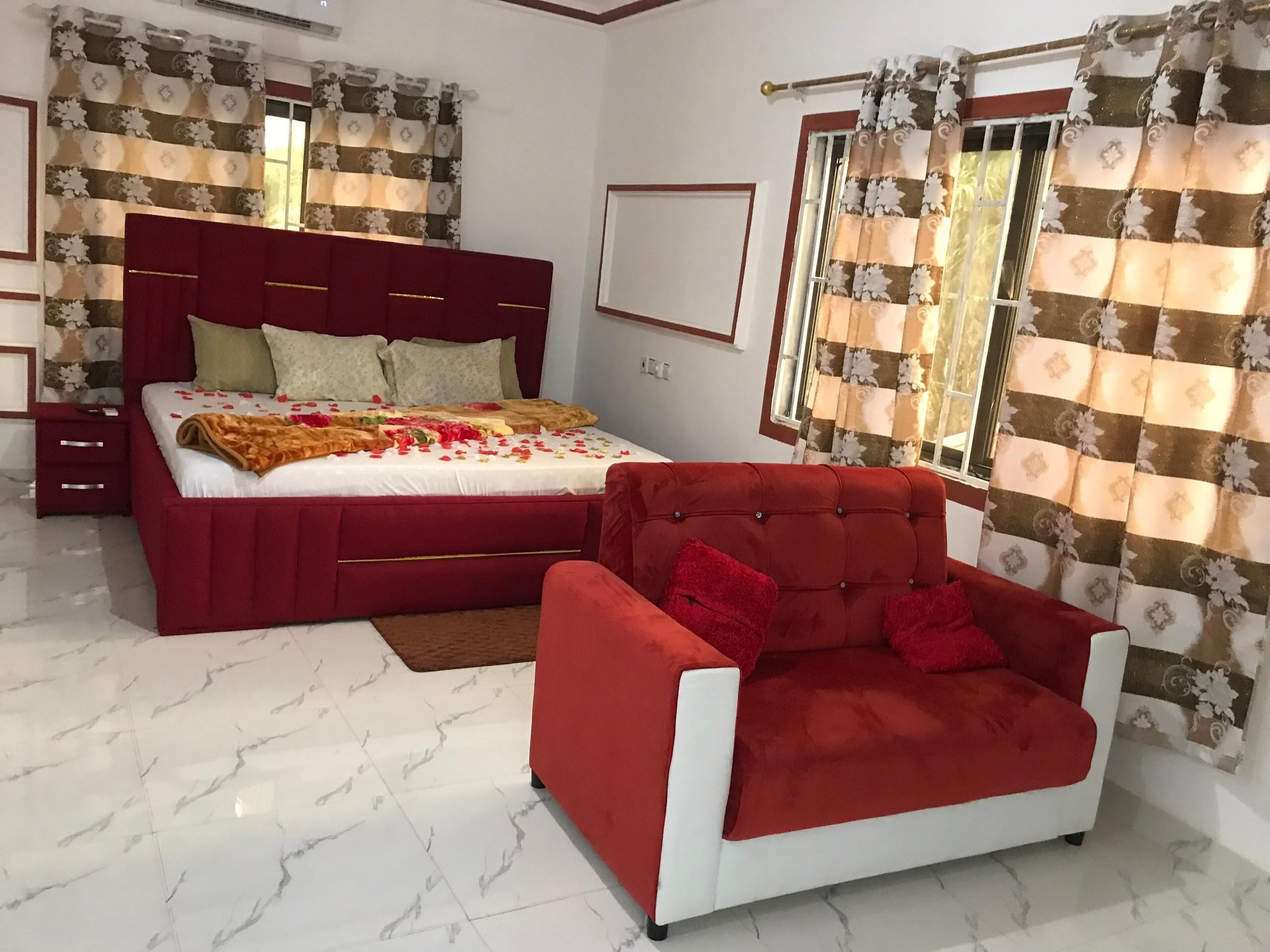 Iron/ironing board, free WiFi