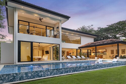 Luxury Gated Community I Daily House Keeping I Private Pool