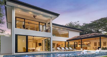 Luxury Gated Community I Daily House Keeping I Private Pool