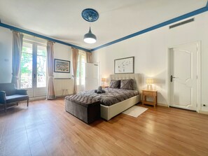 6 Schlafzimmer, Schreibtisch, Bügeleisen/Bügelbrett, kostenloses WLAN