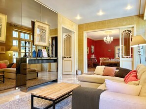 Interior - Bourgeois House – 15 Guests | Pool | City Center | Garden | 6 Bedrooms | A/C (Salon-de-Provence)