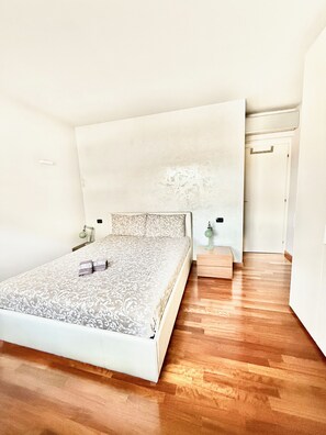 مكواة/لوح كي وواي فاي وملاءات أسرّة