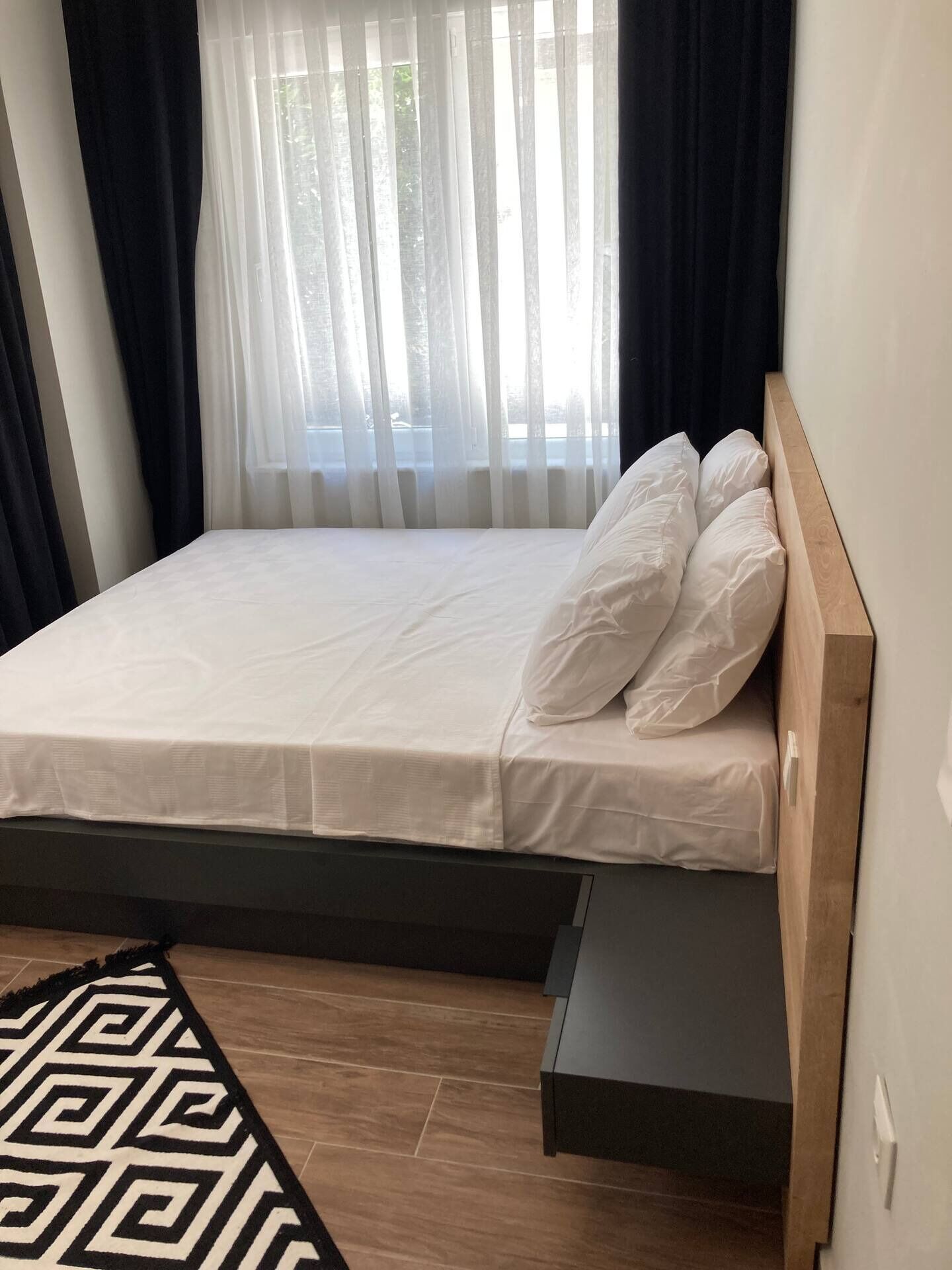 Espacio para trabajar con laptop y sistema de insonorización 