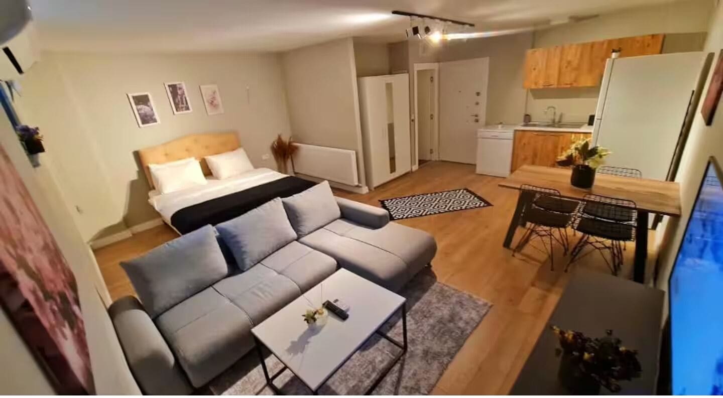 Espacio para trabajar con laptop y sistema de insonorización 