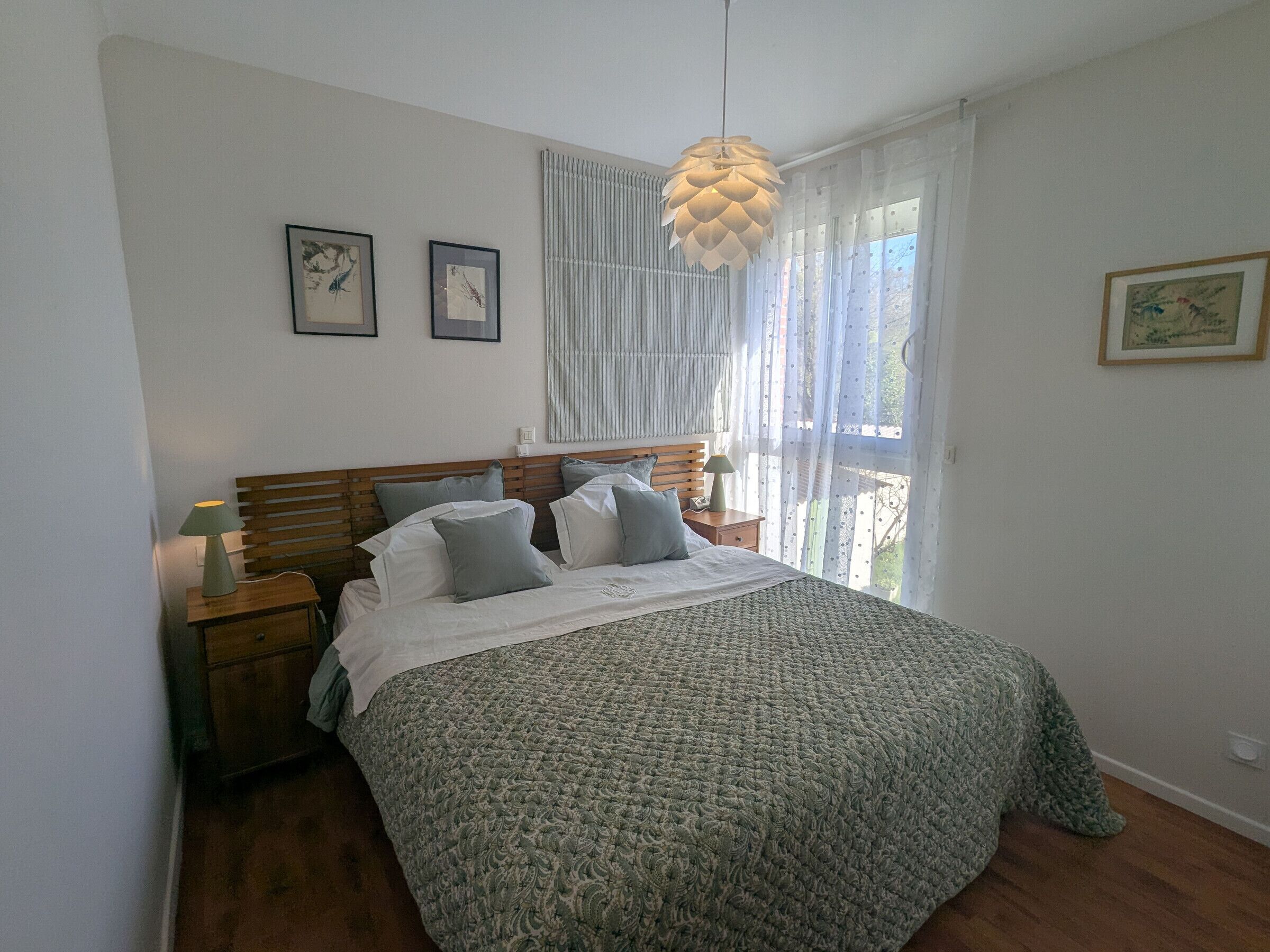 1 bedroom, bed sheets