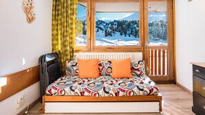 Unclassified image, 3 of 25, button - Renovated Studio Cabin - On the Slopes at Plagne Centre (La Plagne-Tarentaise)