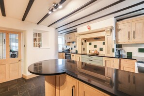 Kühlschrank, Ofen, Herdplatte, Geschirrspüler