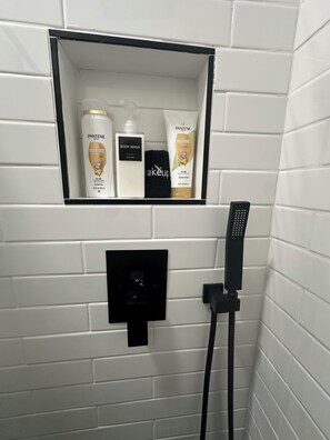 Luokittelematon kuva, 5 kautta 15, painike