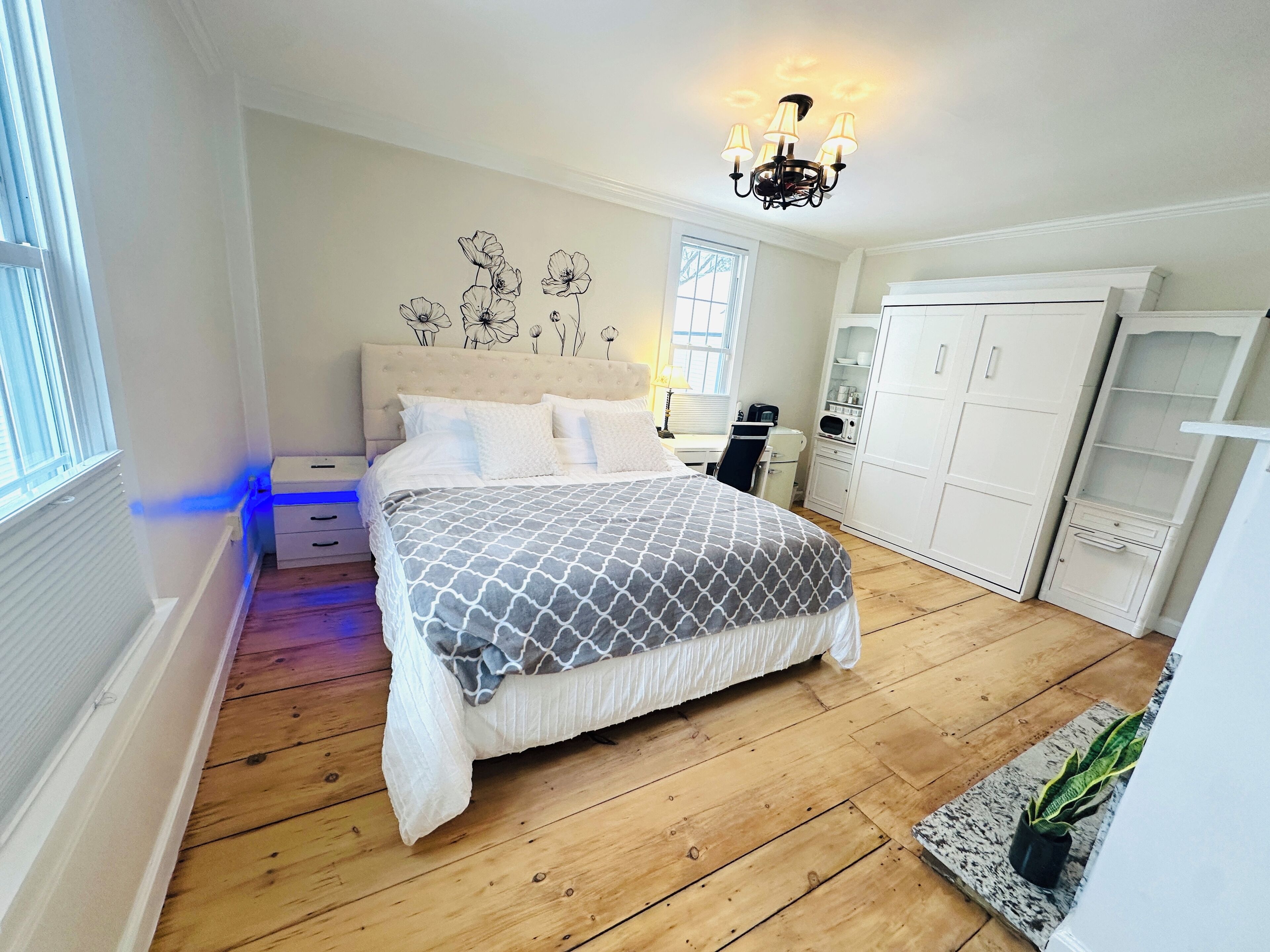 1 bedroom, desk, iron/ironing board, WiFi