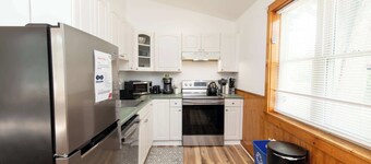 Entire 1 Bdrm house, 5 mins from NWMC and DwnTwn