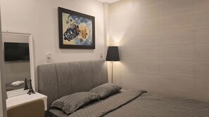 1 室のベッドルーム、アイロン / アイロン台、WiFi (無料)