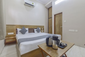 Deluxe Double Room, Balcony, Garden View