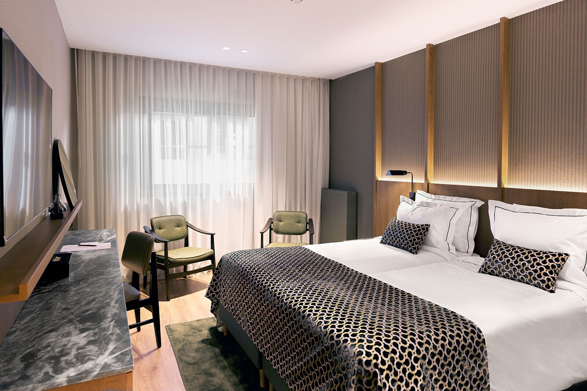 In-room safe, desk, laptop workspace, soundproofing