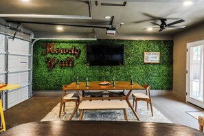 Dining - Howdy Y’all Ranch | Luxe Western Retreat (Abilene)