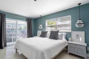 Iron/ironing board, free WiFi, bed sheets - Vina Del Mar 2/2 Wi-Fi Parking (St Pete Beach)