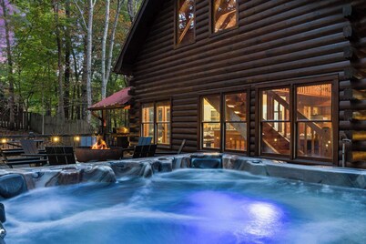 Log Cabin by the Lake|Hot Tub, Fire Pit, Games