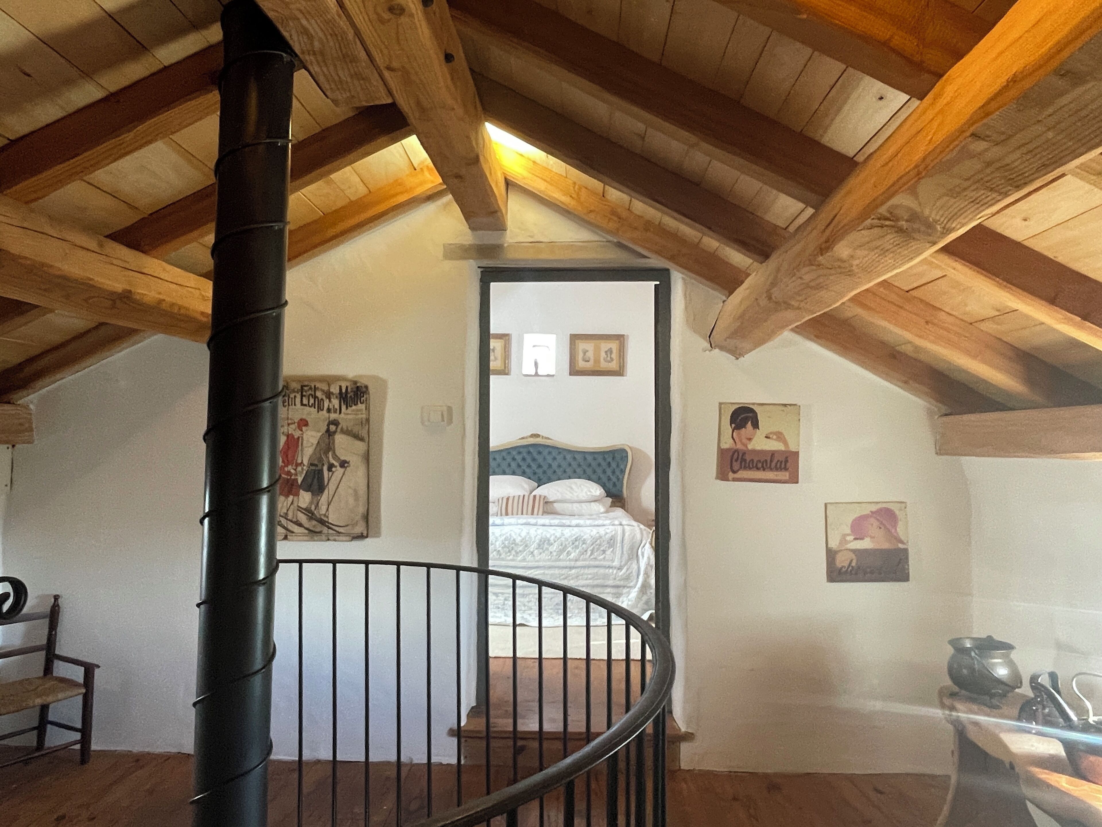 2 slaapkamers, een strijkplank/strijkijzer, internet, beddengoed