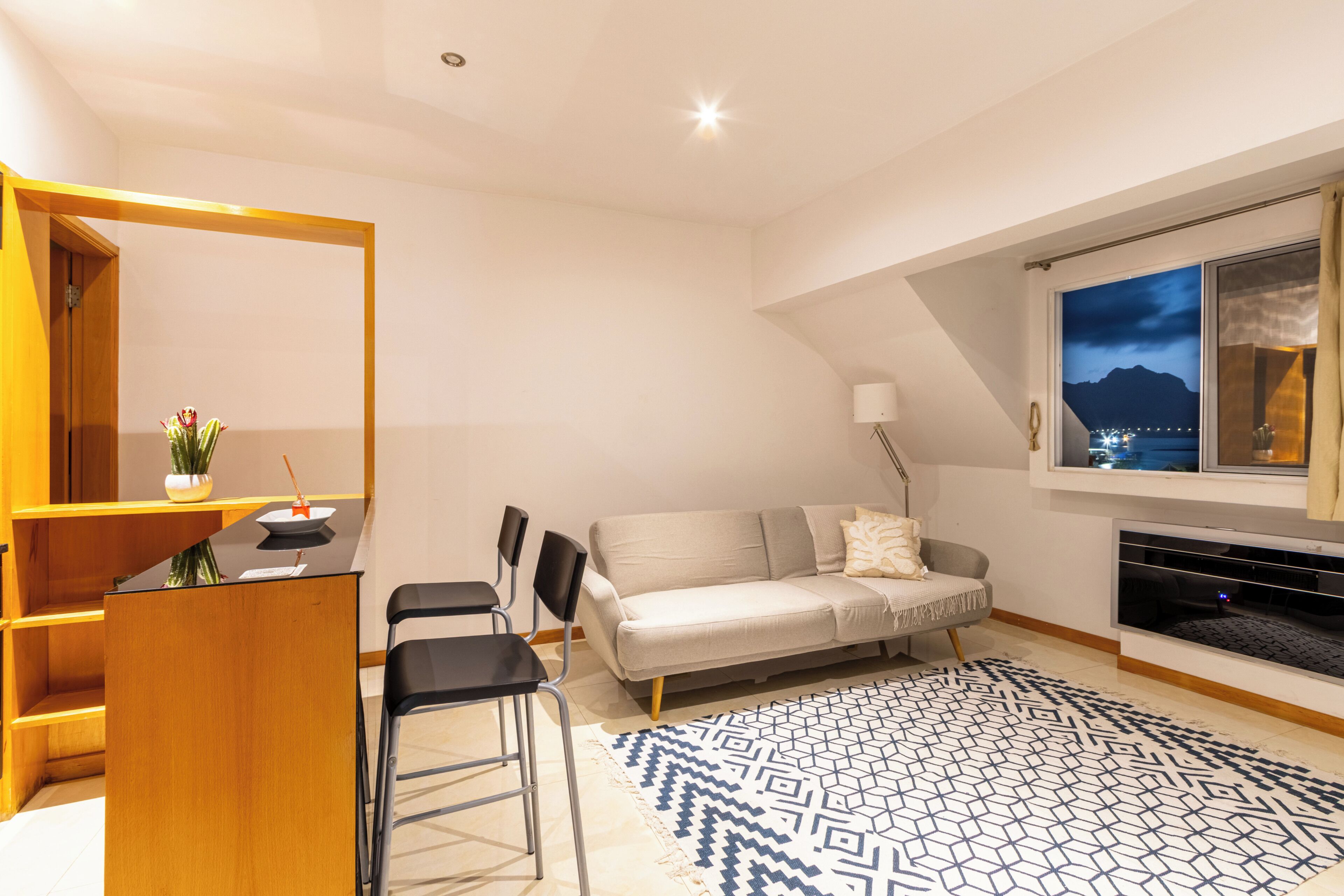Suite monolocale familiare, vista città | Una cassaforte in camera, Wi-Fi gratuito