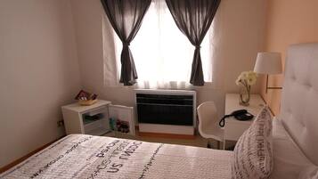 Habitación doble Confort, vista a la ciudad | Caja de seguridad en la habitación y wifi gratis