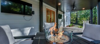 Welcome to Crimson Quarters - Half a mile from Bryant-Denny Stadium!