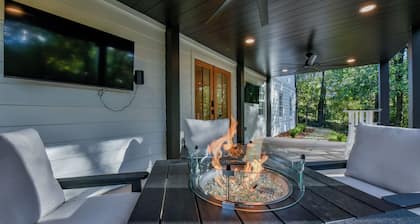 Welcome to Crimson Quarters - Half a mile from Bryant-Denny Stadium!