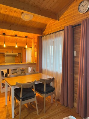 Familie huisje, uitzicht op oceaan | Woonruimte