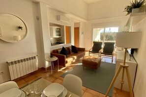 Smart-TV, bordtennis og bøker