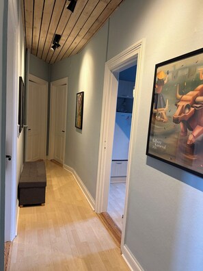 المنشأة من الداخل