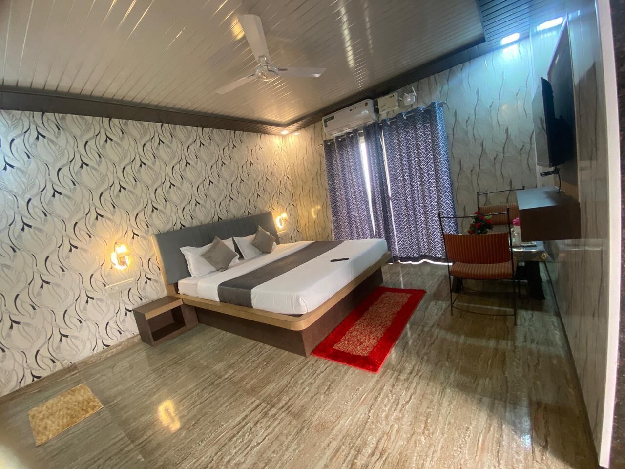 Deluxe Room | Free WiFi