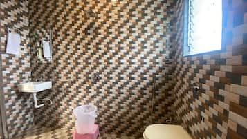 Deluxe Room | Bathroom