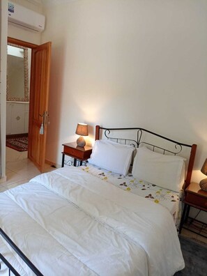 2 多间卧室、熨斗/熨衣板、WiFi、床单