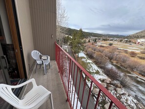 Property grounds - East Village Walk To Super Bee Lift Restaurants and Shops Hot Tub and Sauna (Copper)