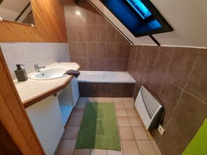 Dusche, Haartrockner, Toilettenpapier