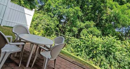 Charming 2-bedroom condo near fantastic Lake Winnipesaukee