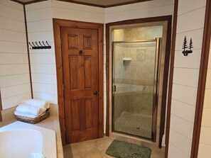 Jetted tub, hair dryer, towels, soap