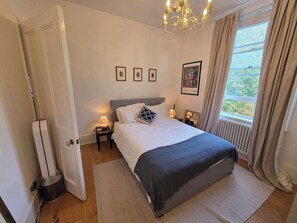 1 bedroom, iron/ironing board, internet, bed sheets