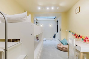 2 chambres, fer et planche à repasser, accès à Internet, literie fournie